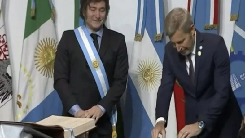 LLA y JxER sellan alianza con respaldo del PRO y la&nbsp;UCR