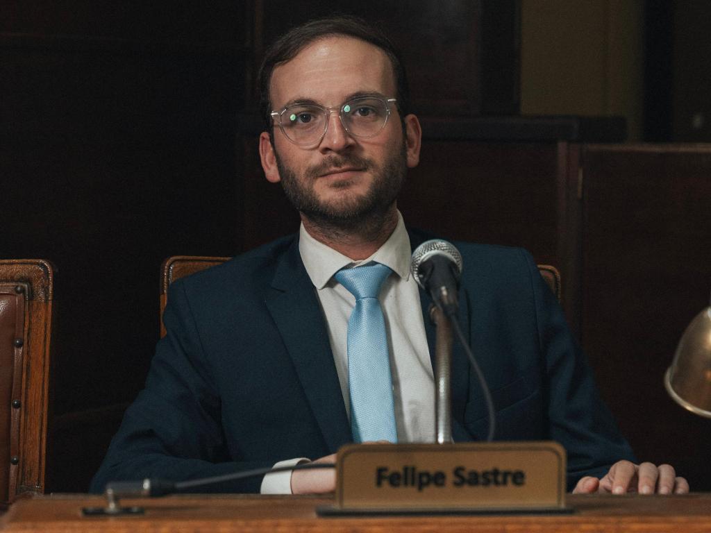 La pedagogía del odio: cuando el kirchnerismo enseña violencia en lugar de civismo. Militantes de Agmer y Lista 503 agredieron a&nbsp;Sastre